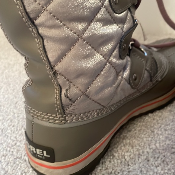 Sorel Boots - Picture 7 of 9